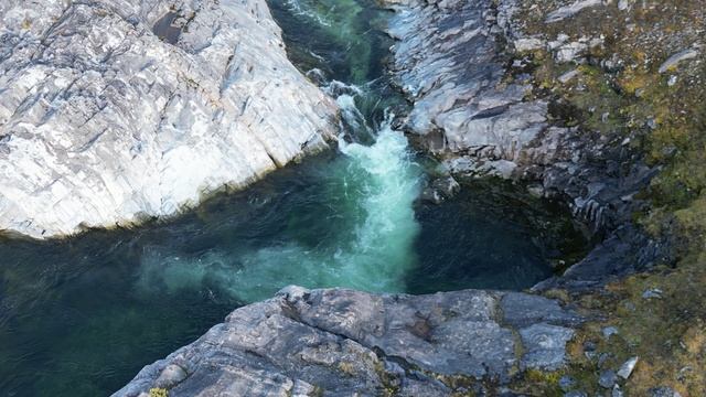 Каньон реки Малая Лядхейяха смотреть онлайн