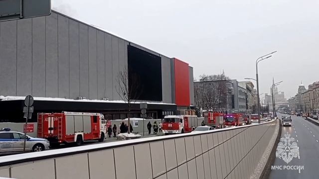 В Москве загорелся театр «Сатиры» на Триумфальной площади смотреть онлайн