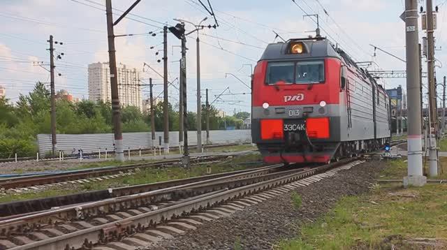 3ЭС4К-013 (РЖД/Окт, ТЧ-21 Волховстрой) с грузовым поездом выходит на Южное полукольцо СПб-узла смотреть онлайн