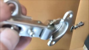 Смазал петли в шкафу