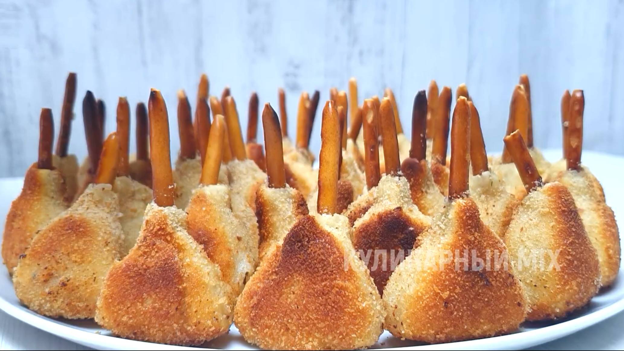 Треугольнички с курицей на хрустящей соломке - рецепт приготовления смотреть онлайн