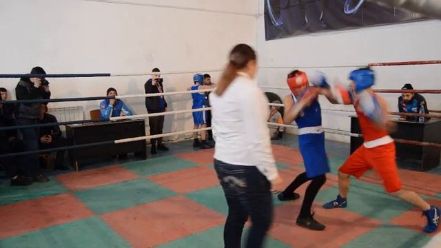 Турнир по боксу 54кг Саргис Симонян(Мартуни)-Монте Саргсян (Ваик) 23.01.2021г. Мартуни смотреть онлайн