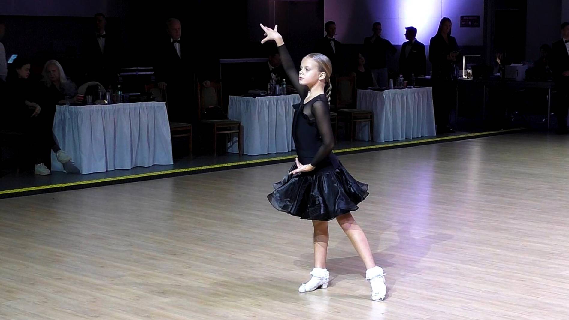 Дети-2 (H класс) 1/4: медленный вальс, квикстеп, ча-ча-ча, джайв. Kinezis Cup 2024 / бальные танцы смотреть онлайн