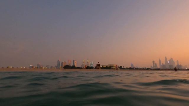 Дубай. Район айтишников и пляж Sufouh Beach. смотреть онлайн