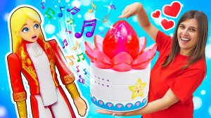 Тара Дункан нашла подставку в виде лотоса - видео про игры в куклы - супергерои побеждают злодея!