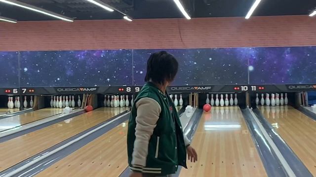 [MEL TV VLOG.42] FIRST TIME BOWLING AT SM MEGAMALL смотреть онлайн