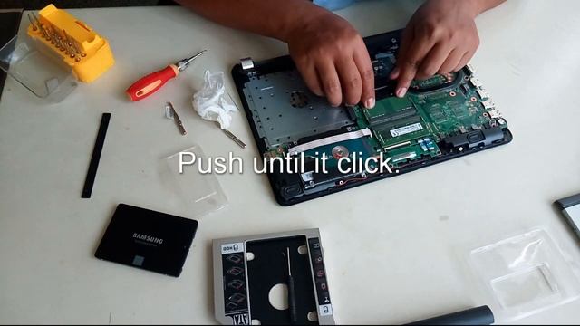 Upgrade RAM and add SSD HP bw017AU смотреть онлайн