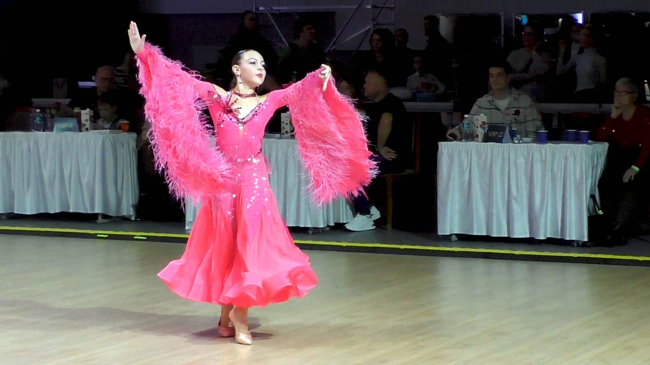 Танго, квикстеп. Юниоры-1 Соло, St (E) 1/2 финала. Kinezis Cup 2024 / бальные танцы смотреть онлайн