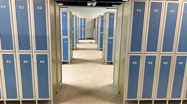 Оборудование раздевалки на 1000 мест в парке «Остров мечты» (Москва) шкафами «AquaLocker» смотреть онлайн