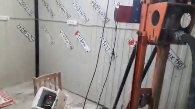 Бурение скважин на воду в гараже малогабаритной буровой установкой смотреть онлайн