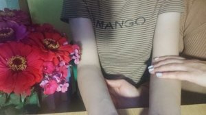 АСМР Порисую на руках. пошепчу. ASMR I'll DRAW ON HERF[