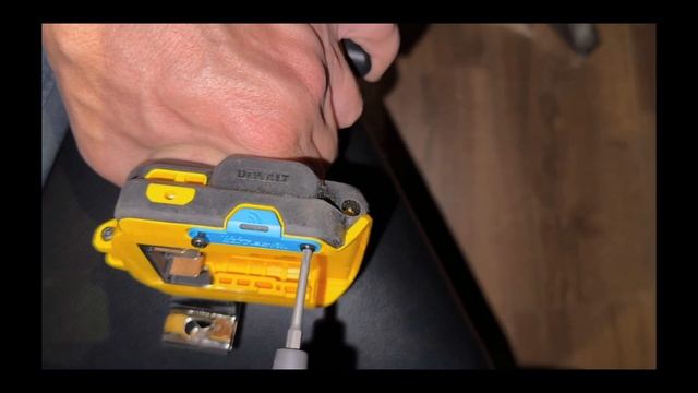 How To Install Dewalt Tag DCE042 On Dewalt Impact Driver DCF850