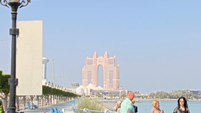 Красивая Набережная в Абу-Даби. 3 Башни - где снимали фильм Форсаж 7. Как Вам? смотреть онлайн