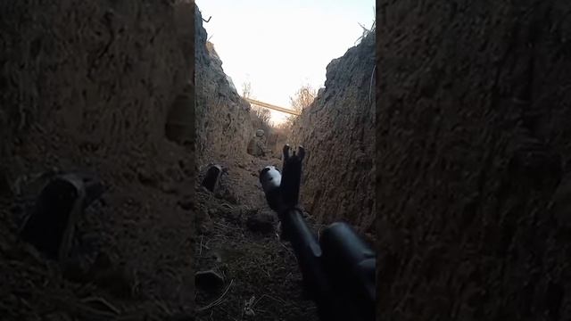 «Родился в рубашке»: российский штурмовик чудом выжил в окопе после удара ВСУ (Оригинальная версия). смотреть онлайн