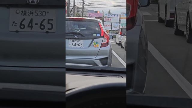 Предупредительная наклейка на авто смотреть онлайн