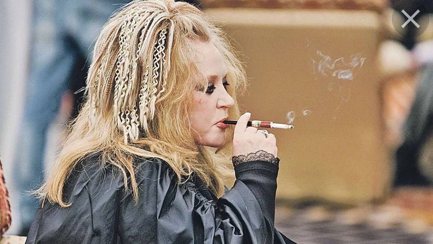 Не фортануло Пугачевой вывезти антиквариат, придется продавать бриллианты? смотреть онлайн