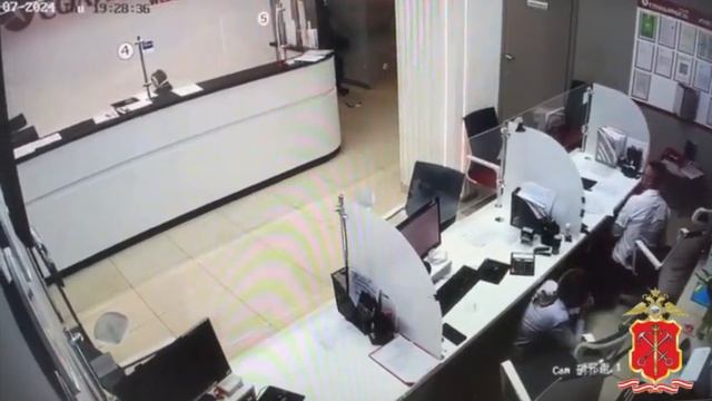 В Петербурге задержали предпринимателя, который пытался ограбить банк смотреть онлайн