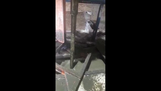 Бурение в ограниченном пространстве скважина в ручную смотреть онлайн