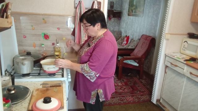 Виталий и Зоя в деревне - Сегодня на кухне: готовлю еду. Вкусно , просто, сытно смотреть онлайн