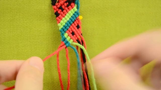 Friendship Bracelet - Watermelon Slices DIY Tutorial смотреть онлайн