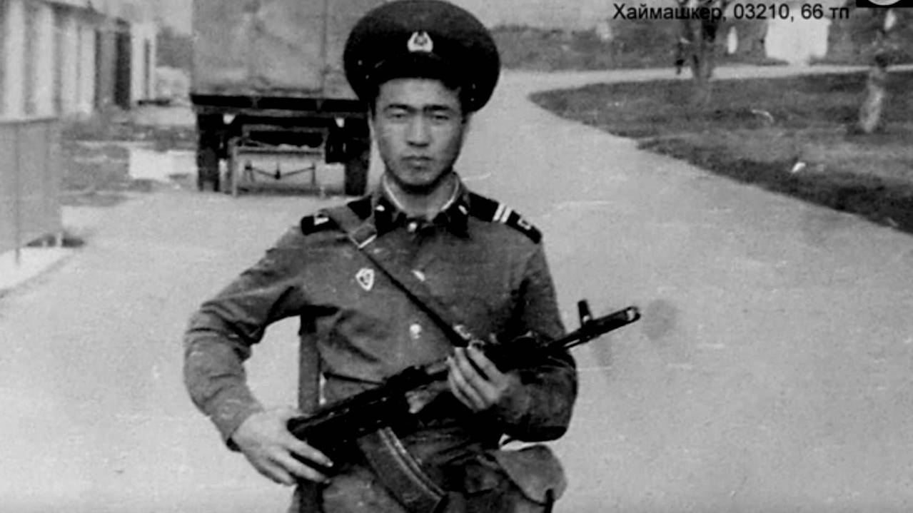 МЫ В АРМИЮ ПРИШЛИ НЕ ЗНАЯ ДАЖЕ СЛОВ: ПОДЪЁМ, ОТБОЙ смотреть онлайн