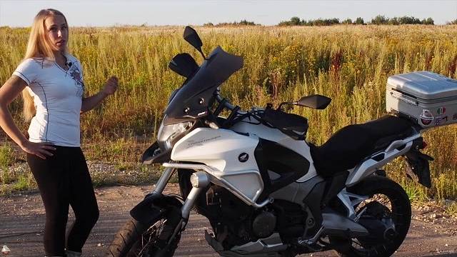 Honda VFR1200X Crosstourer (тест от Ксю) / Roademotional смотреть онлайн