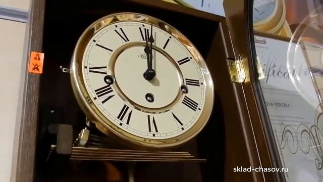 Настенные часы механические Hermle 70509-030341 с маятником и боем. смотреть онлайн
