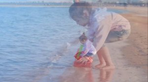 Эта уникальная игрушка-экскаватор создана специально для игры в песке!