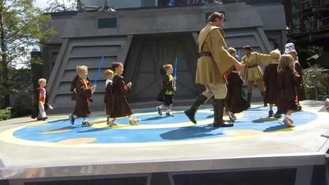 Hollywood Studios Star Wars Jedi Training Academy.avi смотреть онлайн