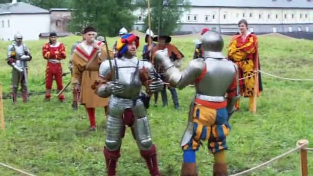 Поединок на мечах  с элементами борьбы.