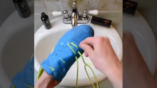 /LIFEHACK/ Как почистить свои бутсы/How to clean your cleats/boots