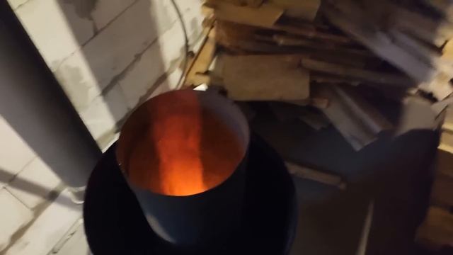 Ten piec spala własny dym - jak palić bez dymu - piec rakietowy смотреть онлайн