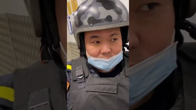 ЗАТКНУЛ РОСГВАРДИЮ!МАГАЗИН ВЫЗВАЛ ПОЛИЦИЮ #просрочка #магазин #проверка #полиция #мент #шок #закон смотреть онлайн