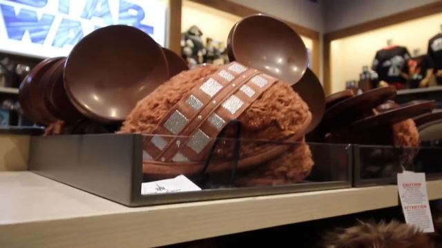 Disneyland Star Wars Merchandise at Downtown Disney - What’s New in Stores / Opening My Mystery Pin смотреть онлайн