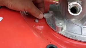 Как поменять масло в газонокосилке  Замена масла в газонокосилке ECO lg 633