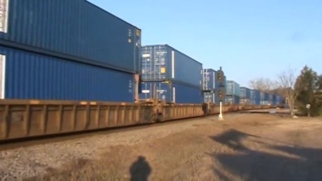 CSX M 038 26 11 27 16 Hamlet Terminal SFX Line Two AC 4400s with an ill horn. смотреть онлайн