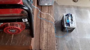 Подзарядка разряженной батареи от бензогенератора.