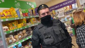 НАПАДЕНИЕ НА ПОКУПАТЕЛЯ! ТОРГУЮТ ПРОСРОЧЕННЫМИ ПРОДУКТАМИ!