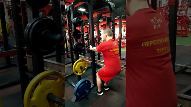 приседания от столба , для здоровья суставов в правильной биомеханике. #суставы смотреть онлайн