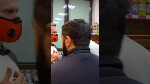 ПЫТАЮТСЯ ПРЕССОВАТЬ РУССКОГО!ХУДШИЙ МАГАЗИН! #магазин #просрочка #полиция #русский смотреть онлайн