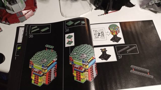 Building the Boba Fett helmet Lego set! смотреть онлайн