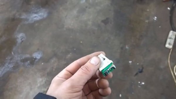 Митсубиси Каризма 1.8GDI на ходу заглохла! Не работает датчик АБС