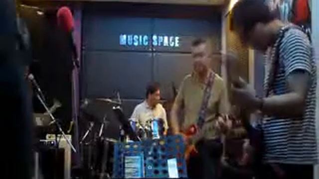 Armed and Ready cover by the DRAG смотреть онлайн