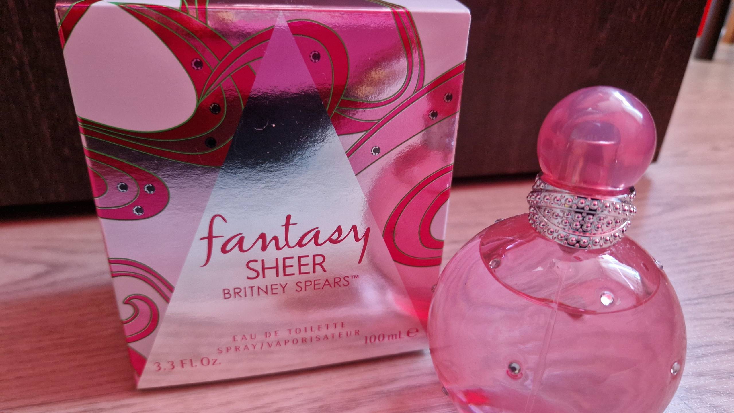 Britney Spears - Fantasy Sheer смотреть онлайн