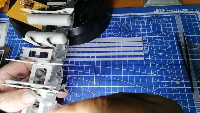 Паровоз BR-52, от Trumpeter, сборка, часть 11. смотреть онлайн