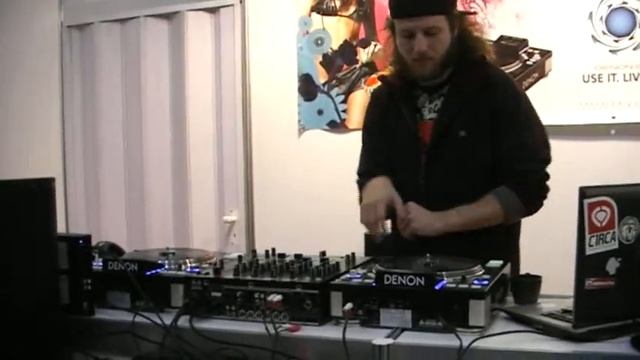 Denon DN-S3700 DJ TAKTICS Music Moscow 2009