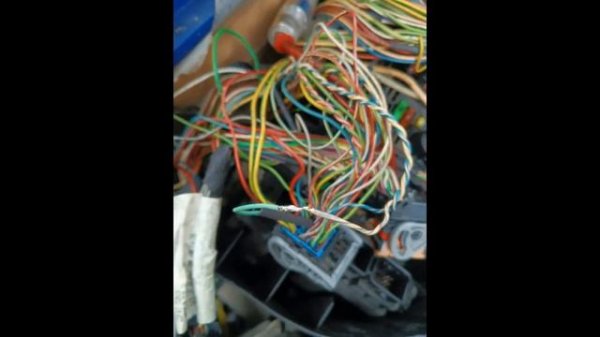 Пежо 307 не реагирует на педаль газа! решено!