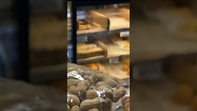 ТАРАКАНЫ ПОВСЮДУ!ПАРАЗИТЫ В ЕДЕ #магазин #просрочка #тараканы #жуки #еда #нарушение #проверка #топ смотреть онлайн