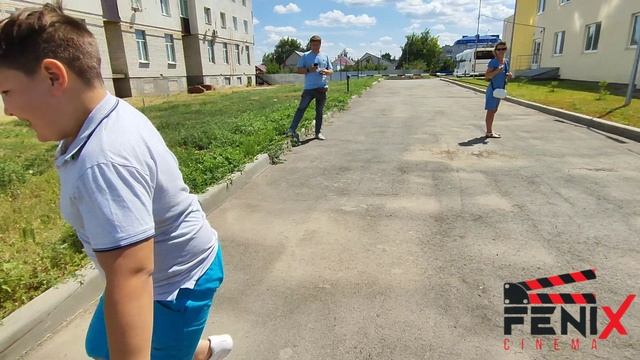 Милана Сокольникова в роли подружки в к/м Неожиданность.