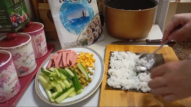 СУШИ қалай дайындаймыз? Балаларыңызға ұнайтын ең қарапайым, өте дәмді суши. Как приготовить СУШИ? смотреть онлайн